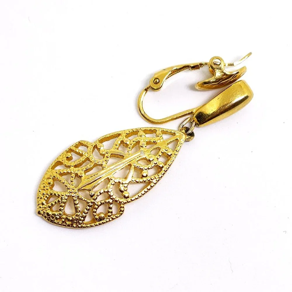 SINGLE EARRING - Vintage Trifari Gold Filigree Dangle Clip Earring Replacement